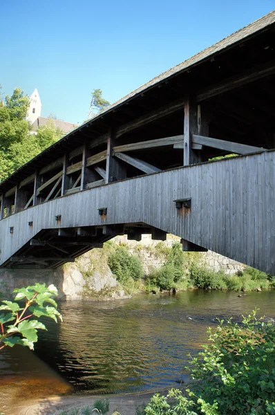 Roofed wooden bridge — Stock Photo, Image