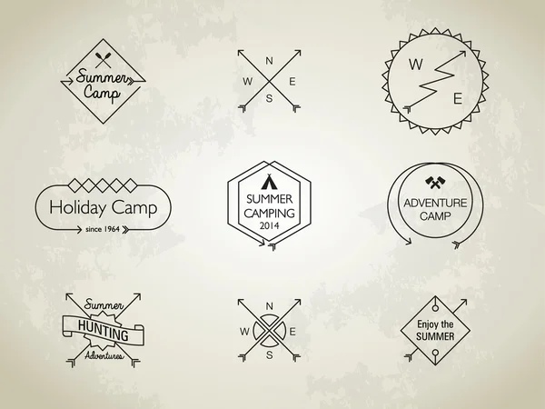 Emblemas temáticos do acampamento de verão de linha fina — Vetor de Stock