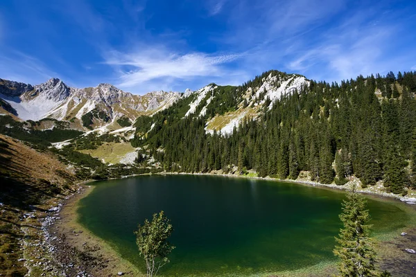 Jezioro soiernsee i widok na schottelkarspitze — Zdjęcie stockowe