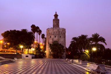 Torre del oro - golden tower: Sevilla