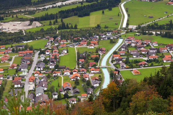 Piccola città alpina Wallgau — Foto Stock