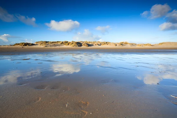 Zand strand bij Noordzee — Stockfoto