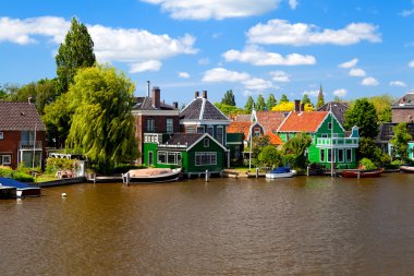 zaanse Schans'a geleneksel Hollanda evleri
