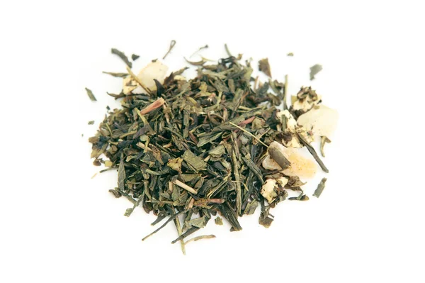 Зелений чай з сухою динею на білому — стокове фото