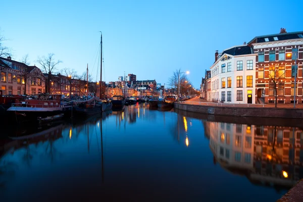 Groningen canal street, gece — Stok fotoğraf
