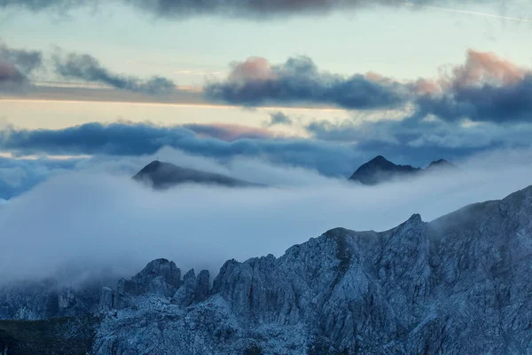 Beautiful Fog Clouds Mountains Austria — Zdjęcie stockowe