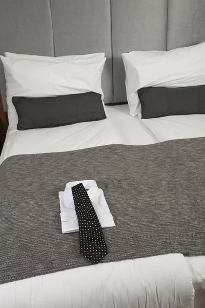 Bed in a hotel room — Stock Photo, Image