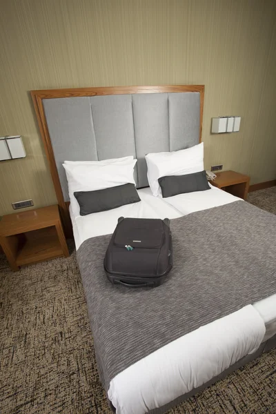 Bed in a hotel room — Stock Photo, Image