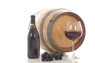 kırmızı şarap üzüm ve varil ile