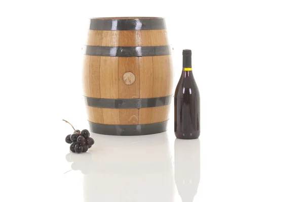 Czerwone wino z winogron i baryłkę — Zdjęcie stockowe