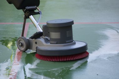 Makine ile zemin temizleme