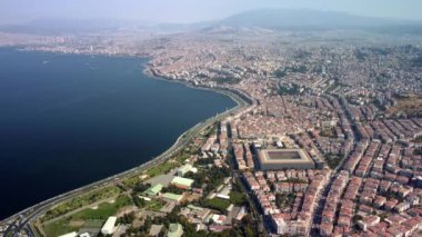Çağdaş şehir havacılık manzarası.