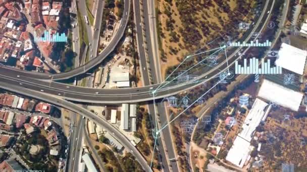 Vista aérea de la autopista moderna y varios gráficos. Concepto transporte y tecnología. Sistemas de transporte inteligentes. Movilidad como servicio. — Vídeos de Stock