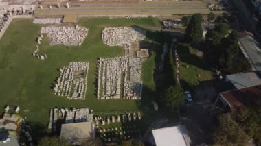 İzmir 'in İzmir antik kenti İzmir. Arka planda Basmane bölgesi. -