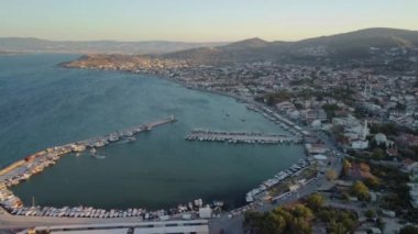  Ege Denizi yakınlarındaki küçük köy Cesmealti Urla, İzmir, Türkiye