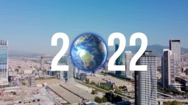 2022 yılbaşı konsepti. Modern şehir ve küresel ağ.