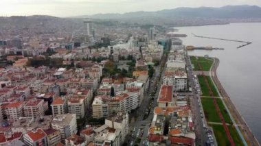 Çağdaş şehir havacılık manzarası.
