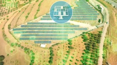 Güneş enerjisi ve teknoloji konsepti. Yenilenebilir enerji. Akıllı ızgara.