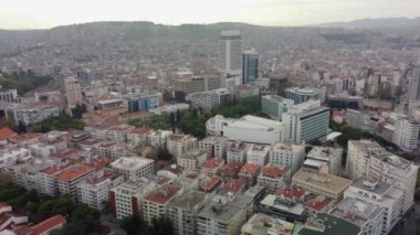 Çağdaş şehir havacılık manzarası.