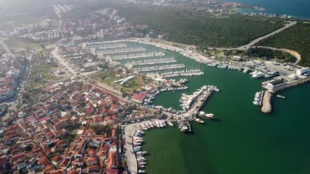 Seferihisar Sigacik Marina drone disparo y castillo, IZMIR, TURQUÍA — Vídeos de Stock