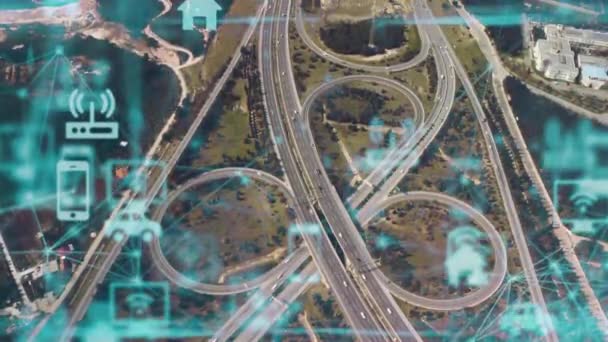 Vista aérea de la autopista moderna y varios gráficos. Concepto transporte y tecnología. Sistemas de transporte inteligentes. Movilidad como servicio. — Vídeos de Stock