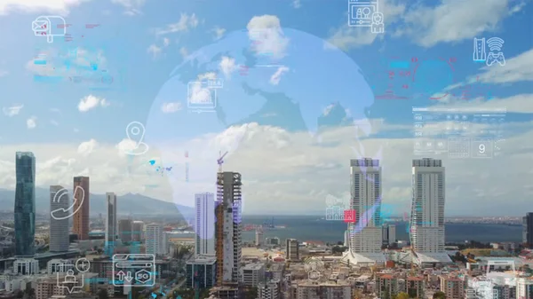 Παγκόσμια σύνδεση και εκσυγχρονισμός του δικτύου διαδικτύου στην έξυπνη πόλη. Έννοια της μελλοντικής ασύρματης ψηφιακής σύνδεσης 5G και δικτύωση κοινωνικών μέσων . — Φωτογραφία Αρχείου