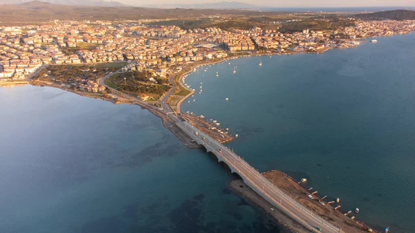 Balikesir Ayvalik ve Cunda adasının hava görüntüsü.