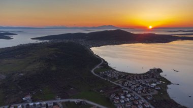Balikesir Ayvalik ve Cunda adasının hava görüntüsü.