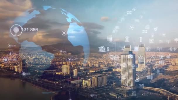 Globalne połączenie i modernizacja sieci internetowej w inteligentnym mieście. Koncepcja przyszłego bezprzewodowego połączenia cyfrowego 5G i sieci mediów społecznościowych . — Wideo stockowe