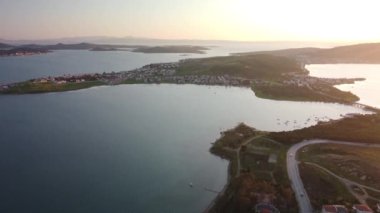 Balikesir Ayvalik ve Cunda adasının hava manzarası. Yüksek kalite 4k görüntü