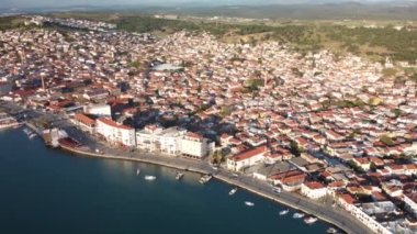 Balikesir Ayvalik ve Cunda adasının hava manzarası. Yüksek kalite 4k görüntü