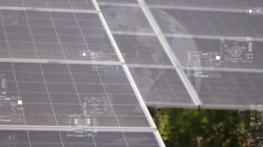 Güneş enerjisi ve teknoloji konsepti. Yenilenebilir enerji. Akıllı şebeke Yüksek kalite 4k görüntü