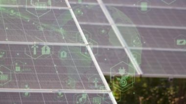 Güneş enerjisi ve teknoloji konsepti. Yenilenebilir enerji. Akıllı şebeke Yüksek kalite 4k görüntü