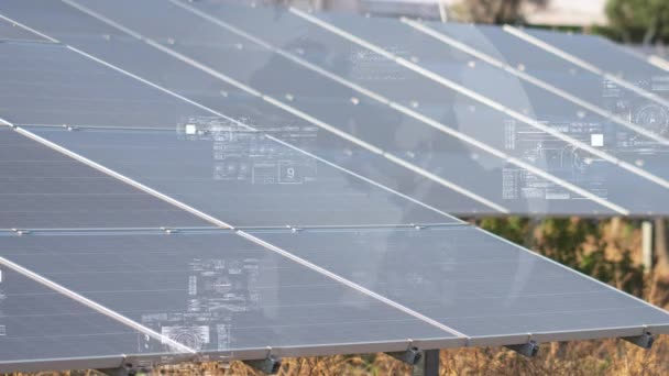 Εγκατάσταση Ηλιακής Ενέργειας Και Έννοια Της Τεχνολογίας Ανανεώσιμες Πηγές Ενέργειας — Αρχείο Βίντεο