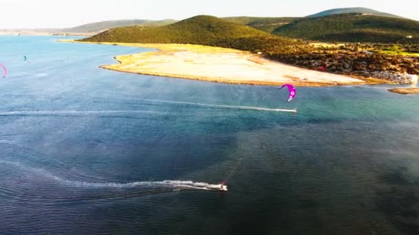 Gulbahce Izmir Augustus 2022 Kitesurfer Surfen Gulbahce Kitesurfen Punt Met — Stockvideo
