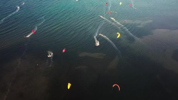 Gulbahce Izmir August 2022 Kitesurfer Surfing Gulbahce Kitesurfing Point Kite — Stock Video