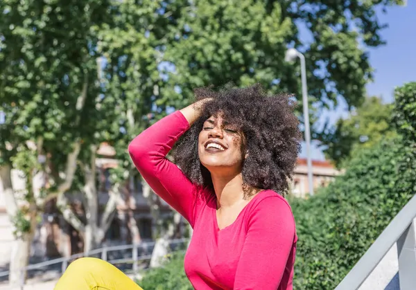 Beautiful African American Woman Smiles Very Happily Park Sunny Day — Stock Photo, Image