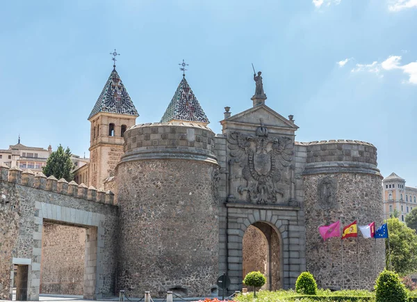 Puerta Nueva Bisagra Monumental Gate Located Walls Spanish City Toledo —  Fotos de Stock