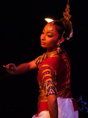 Sri Lankalı kadın dansçı