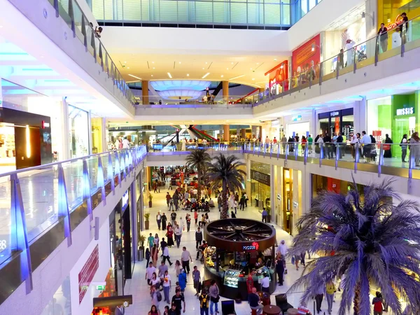 Interiör bild av dubai mall — Stockfoto