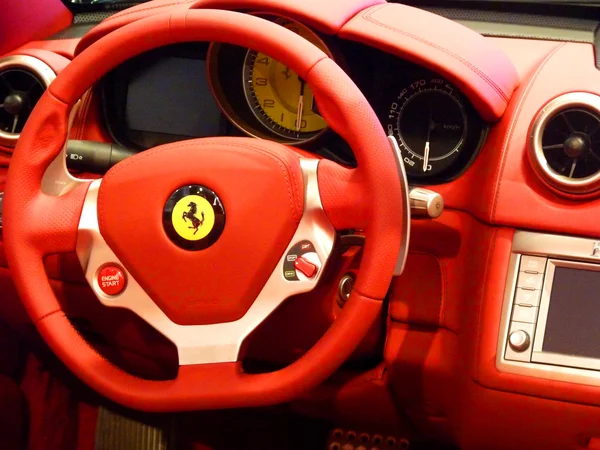 Stuurwiel interieur ferrari california — Stockfoto