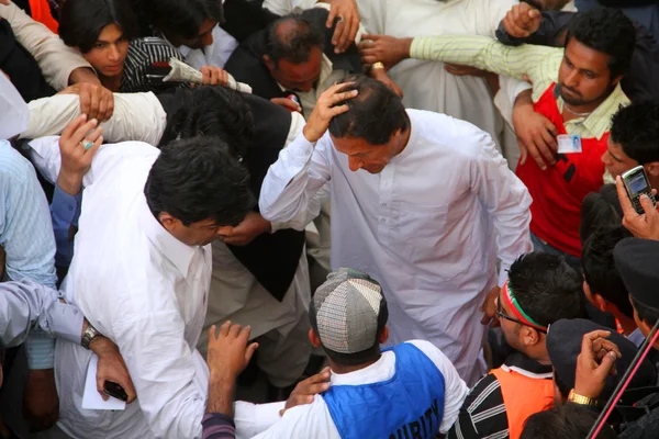 Imran Khan egy politikai gyűlésen érkező — Stock Fotó