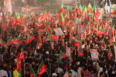 Pakistan'da siyasi miting