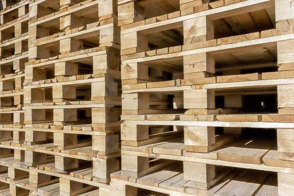 Egy Tároló Halmozott Fából Készült Raklapok — Stock Fotó
