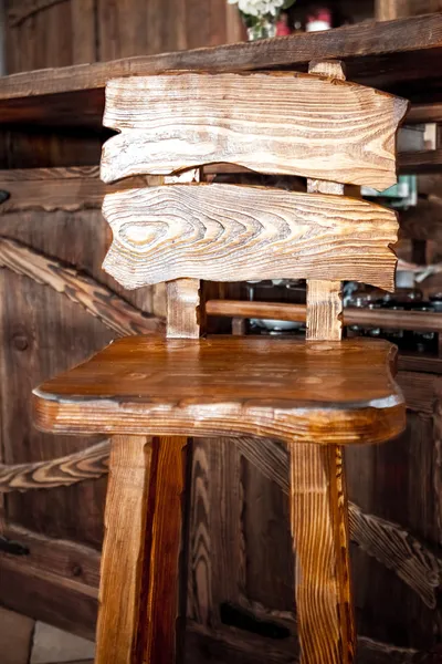 Деревянный бар стул в стиле кантри — стоковое фото