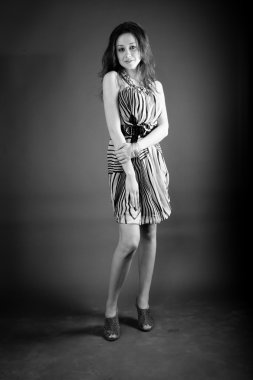 Yazlık elbise, ince model fotoğrafı