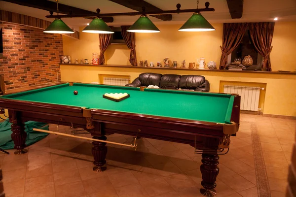 Billiard room at club — Stock fotografie