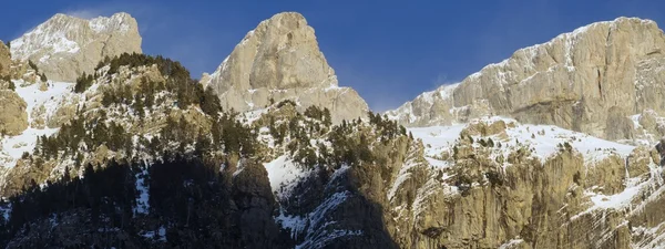 比利牛斯的全景 — 图库照片