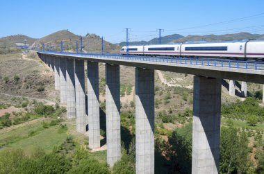 yüksek hızlı tren