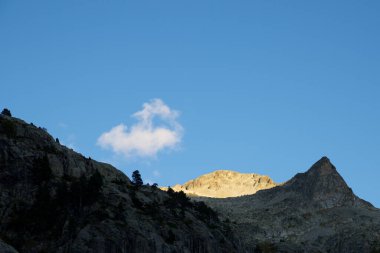 Pireneler 'de gün batımı, Panticosa, Huesca' da Tena Vadisi, İspanya 'da Aragon..